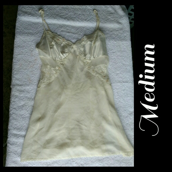 ☆SOLD☆VS Lingerie Gown size medium - Picture 1 of 5
